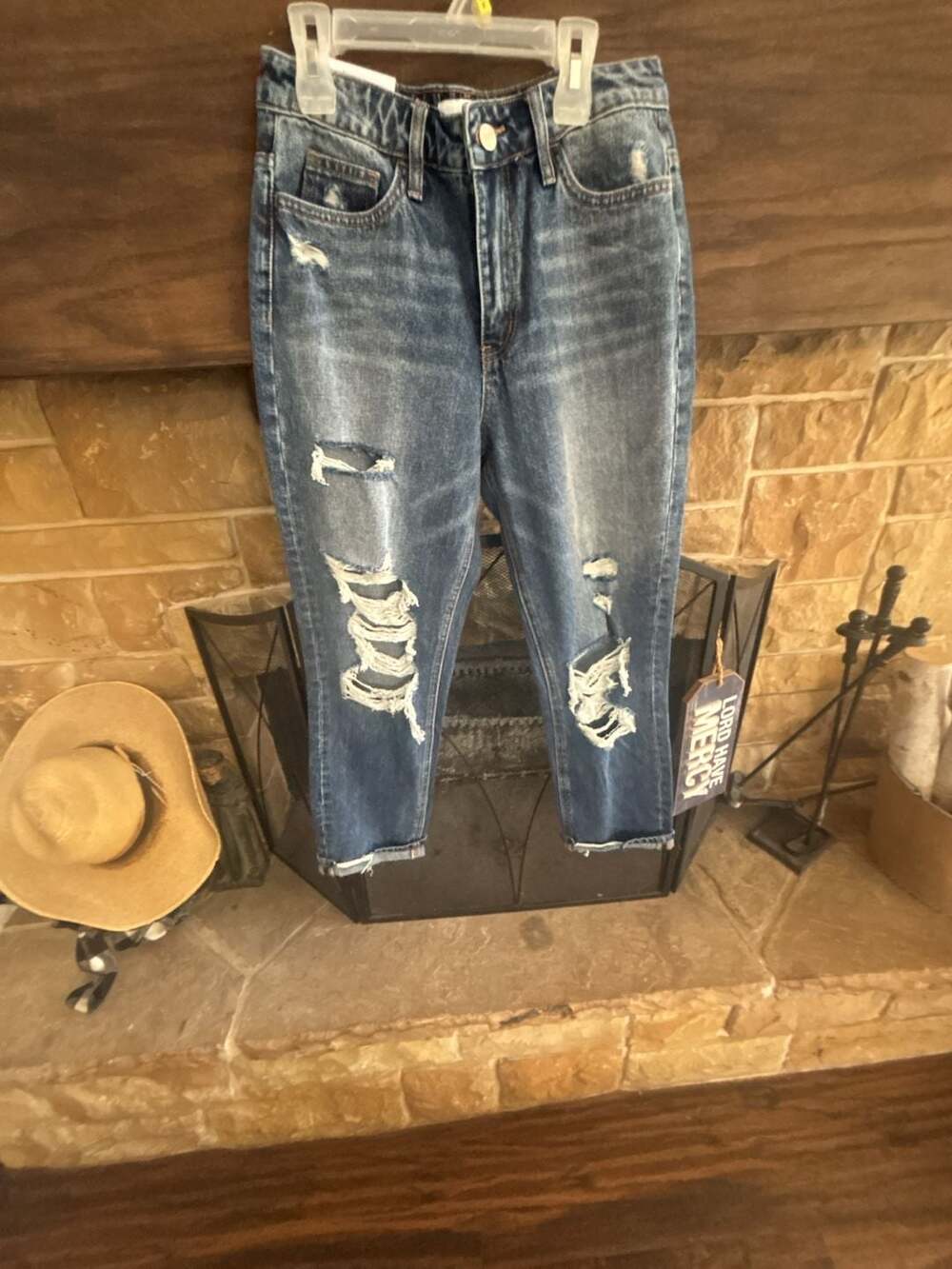 Vervet Emma Mom Jeans in Distressed Light Wash